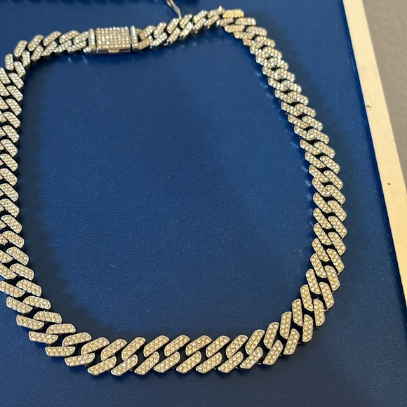 2 stainless steel Cuban link chains. 1 stainless steel bracelet - Picture 3 of 4
